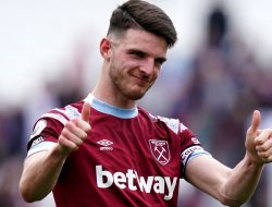 Manchester United Berusaha Menghalangi Arsenal Rekrut Declan Rice: Siap Tawarkan Maguire dan McTominay demi Declan Rice